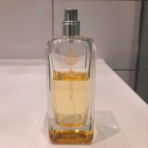 Vanille Galante perfume